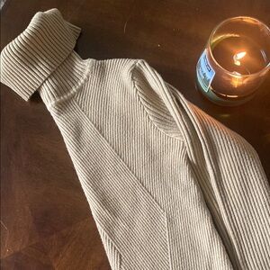 Cozy Light Brown Turtleneck Sweater XS